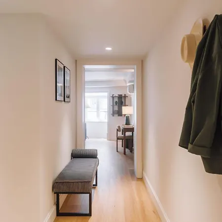 Ando Living - Abrantes 50 House アパート